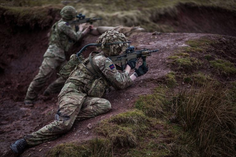 Two men of Inkerman Company, Grenadier Guards armed with new L85A3s (British Army/MoD)