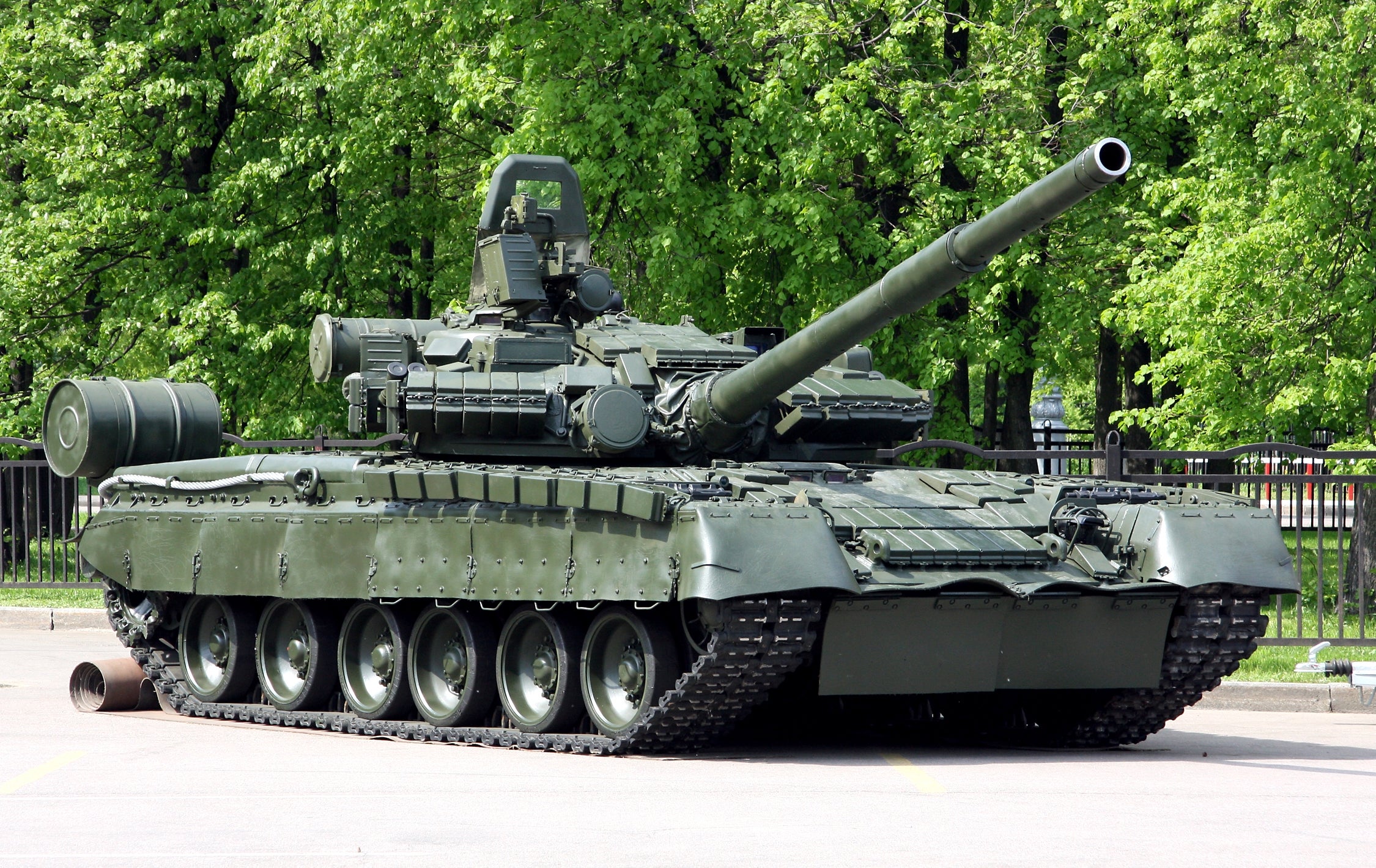 Russia Receives Latest T 80bvm Variant Overt Defense