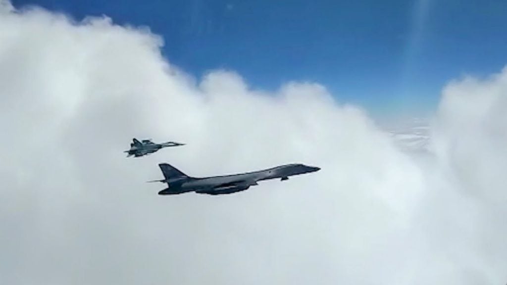 Russian Su-35 Fighters Scrambled to Intercept US B-1B Bombers Over the Sea of Okhotsk