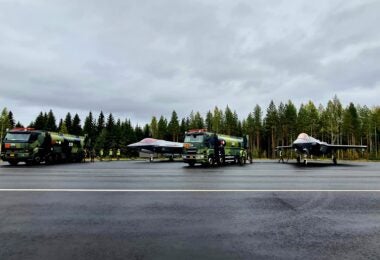 Royal Norwegian Air Force F-35s undergo a "hot pit" refuelling during road runway operations during the Baana 23 exercise in Finland (Joni Malkamäki/Finnish Air Force)
