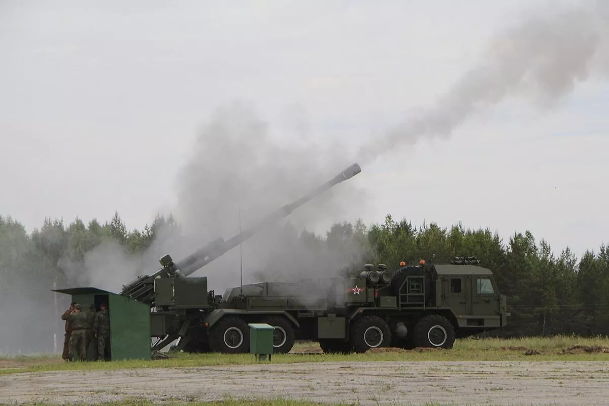 Russian Army Receives First 2S43 Malva Self-Propelled Howitzers