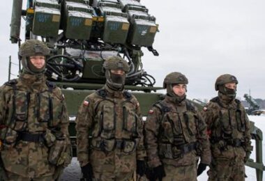 Polish Crew with Patriot Missile system and Polish Minister of Defense Mariusz Błaszczak // Polish Ministry of Defense