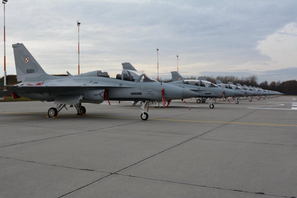 The Polish Air Force's first batch of FA-50s in a row (General Staff of the Polish Armed Forces)