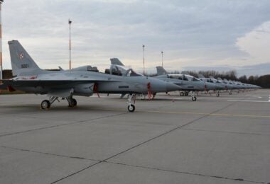 The Polish Air Force's first batch of FA-50s in a row (General Staff of the Polish Armed Forces)