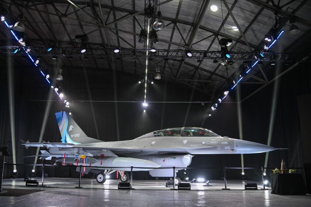 The F-16B that will serve as a ground trainer (Argentine Defense Ministry)