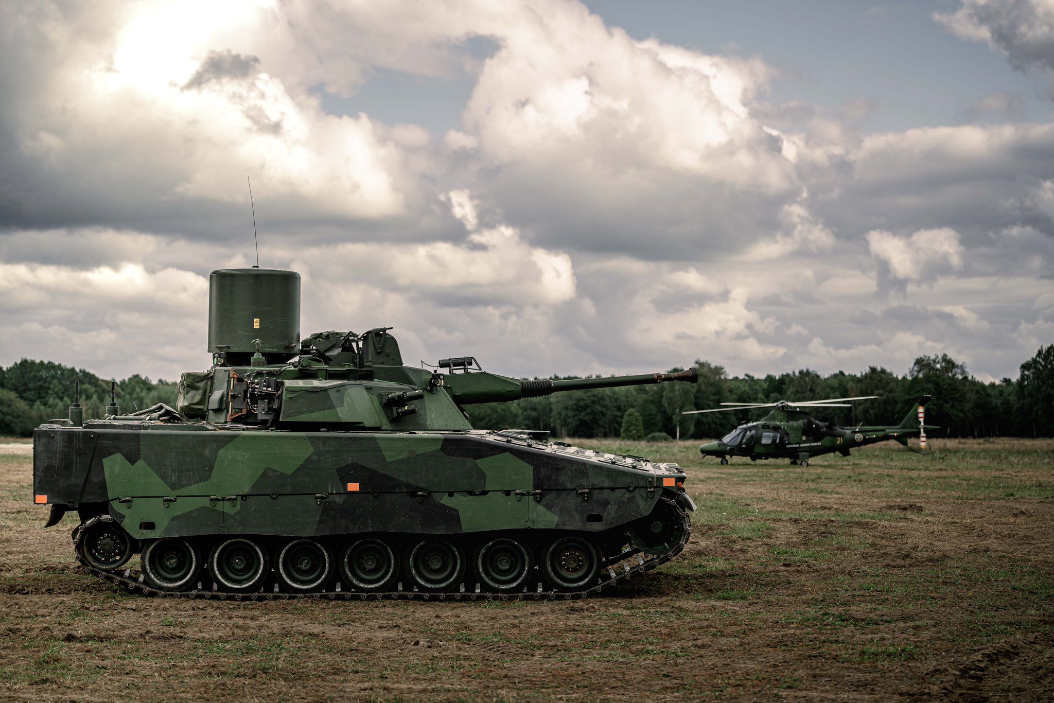 Sweden Deploys Lvkv 9040 Self-Propelled Anti-Aircraft Gun Systems to Latvia
