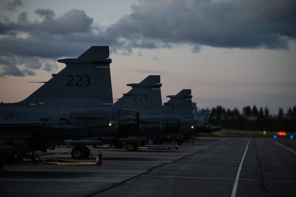 Finnish exercise Protective Fence 25, 22-26/9 2025. Swedish air force participating wit units from Norrbotten Wing, Skaraborg Wing, Uppland Wing, Swedish Air Foce Staff, and Air Warfare Centre. Pictures from Oulu airport where the unit from Norrbotten Wing were based. (Jesper Sundström/Försvarsmakten)